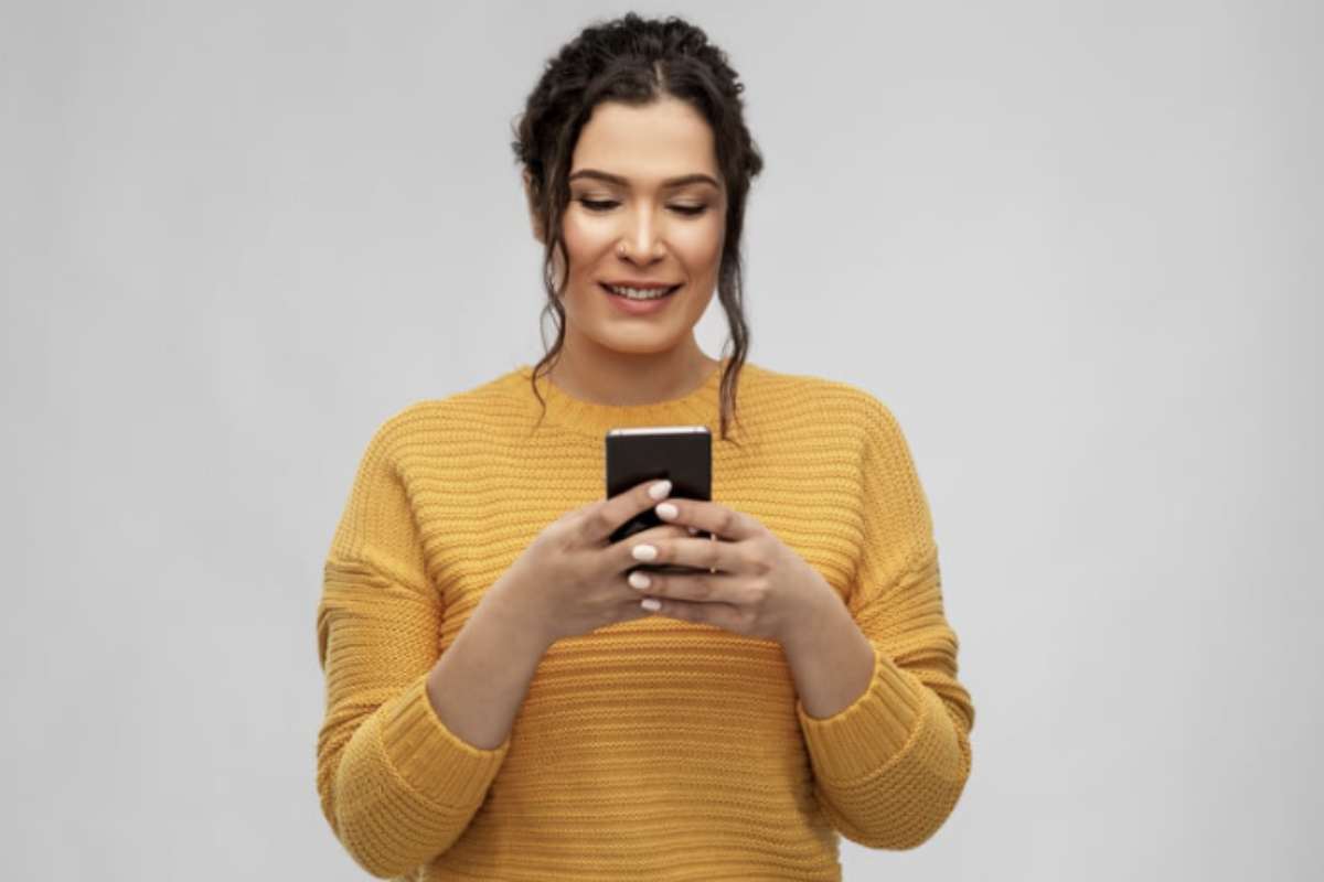 Fortunatamente, è possibile liberare la memoria del telefono senza cancellare niente, grazie a soluzioni intelligenti e aggiornate