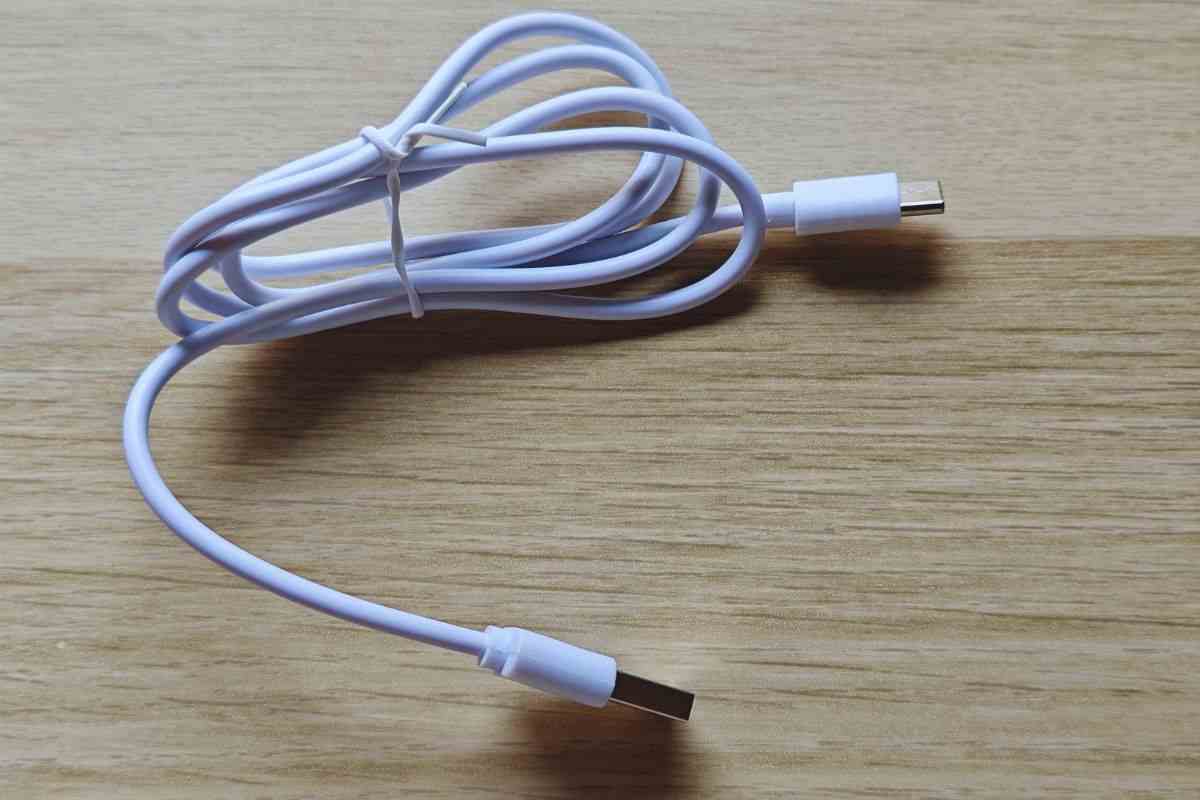 cavo USB dei caricabatterie e nuove regole