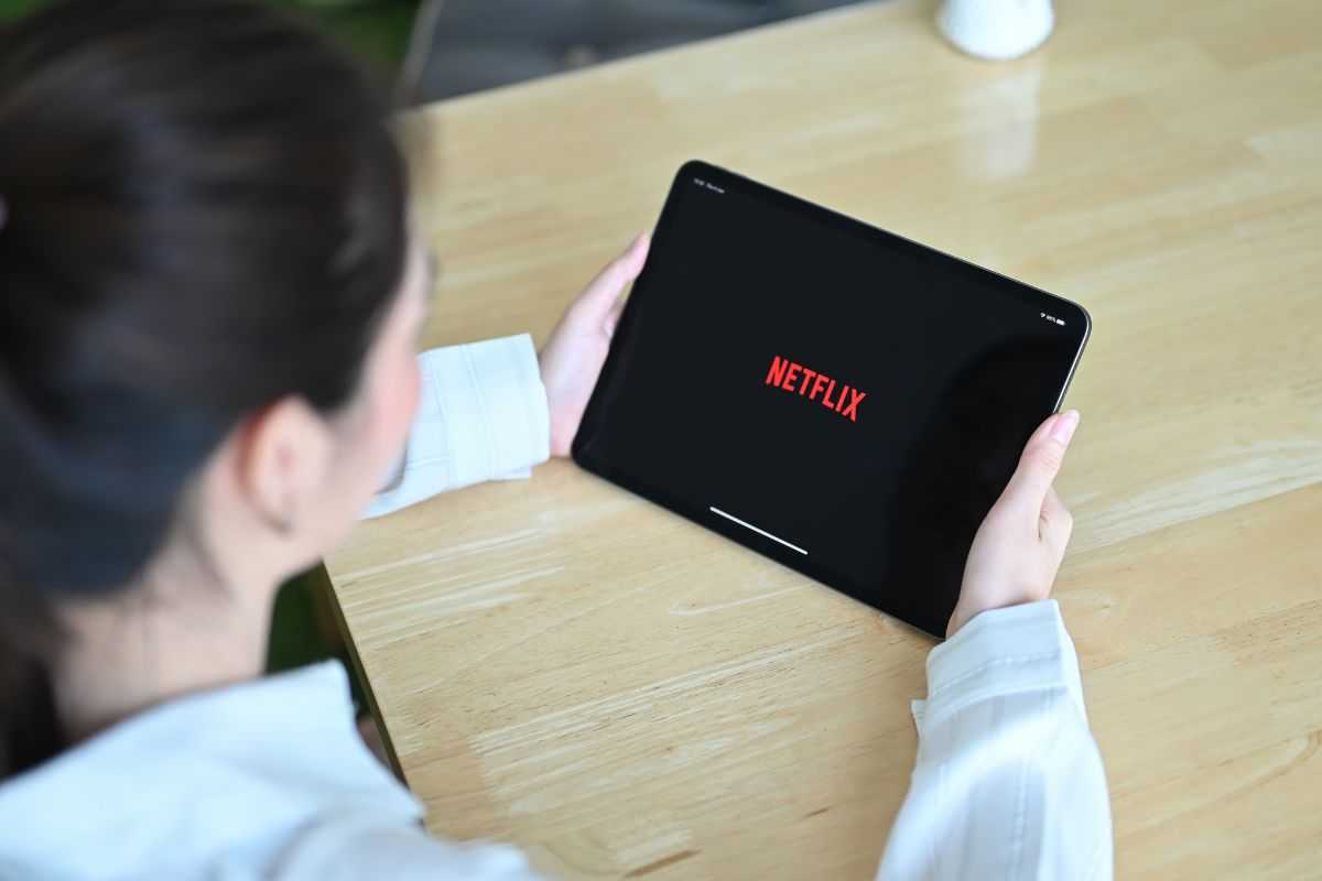netflix lancia i videogiochi direttamente dal salone di casa: spaventa i colossi