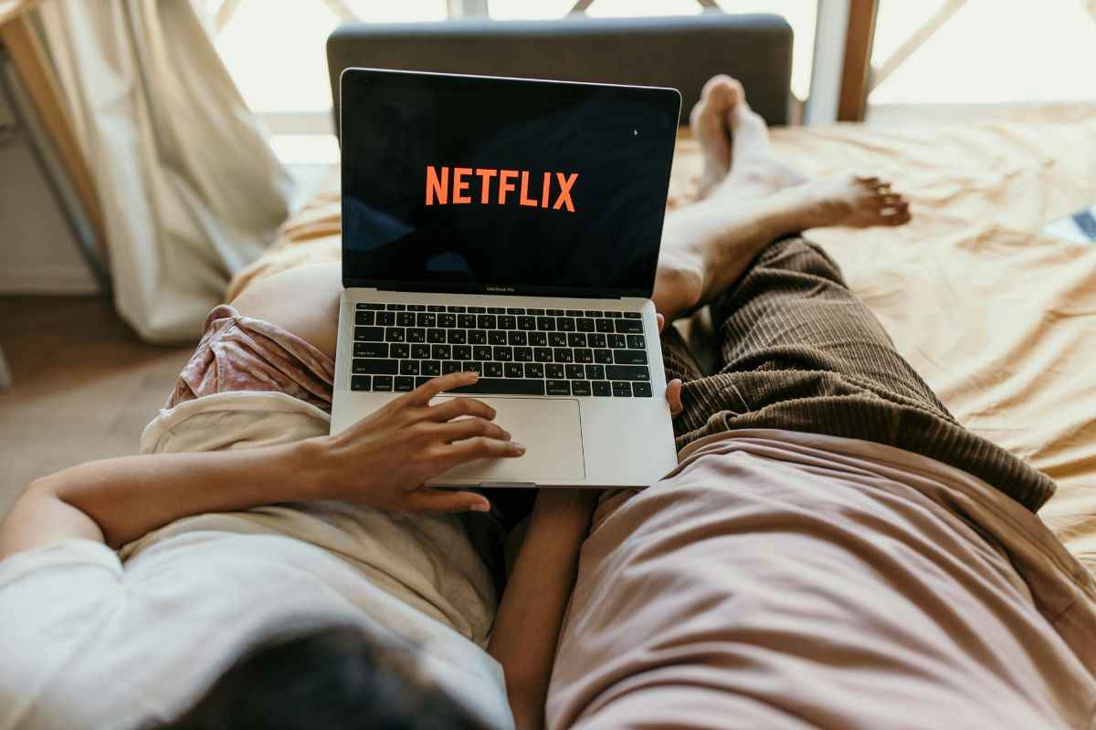 netflix: sbrigati a guardare questo film a mezzanotte viene cancellato