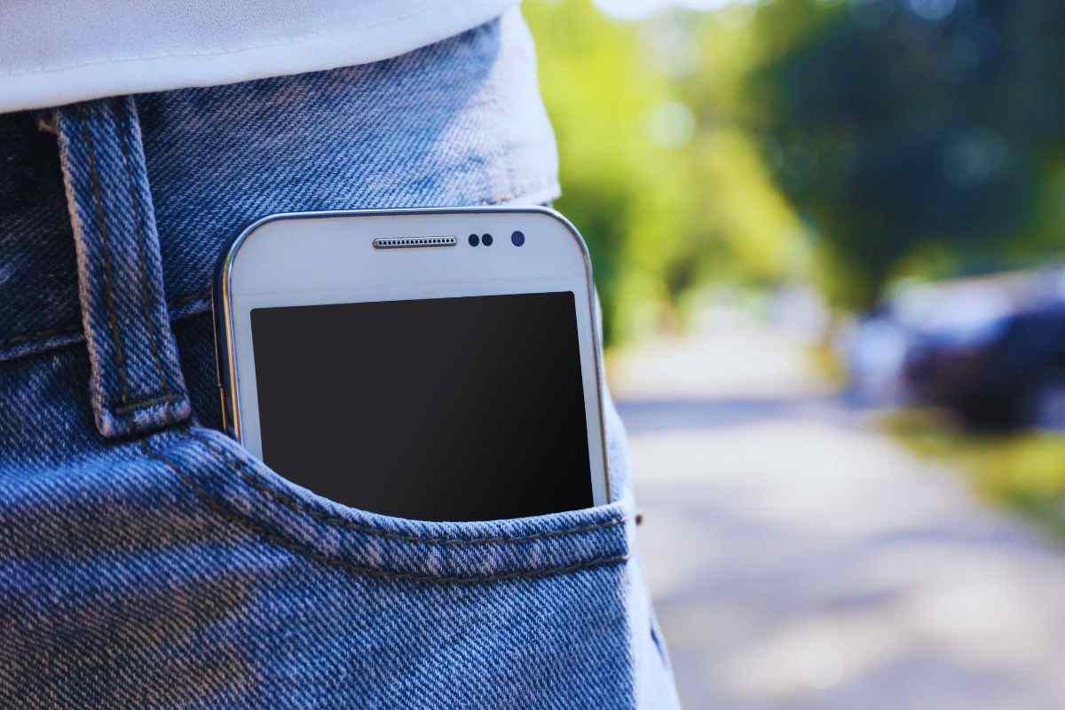 perchè non mettere lo smaprtphone in tasca