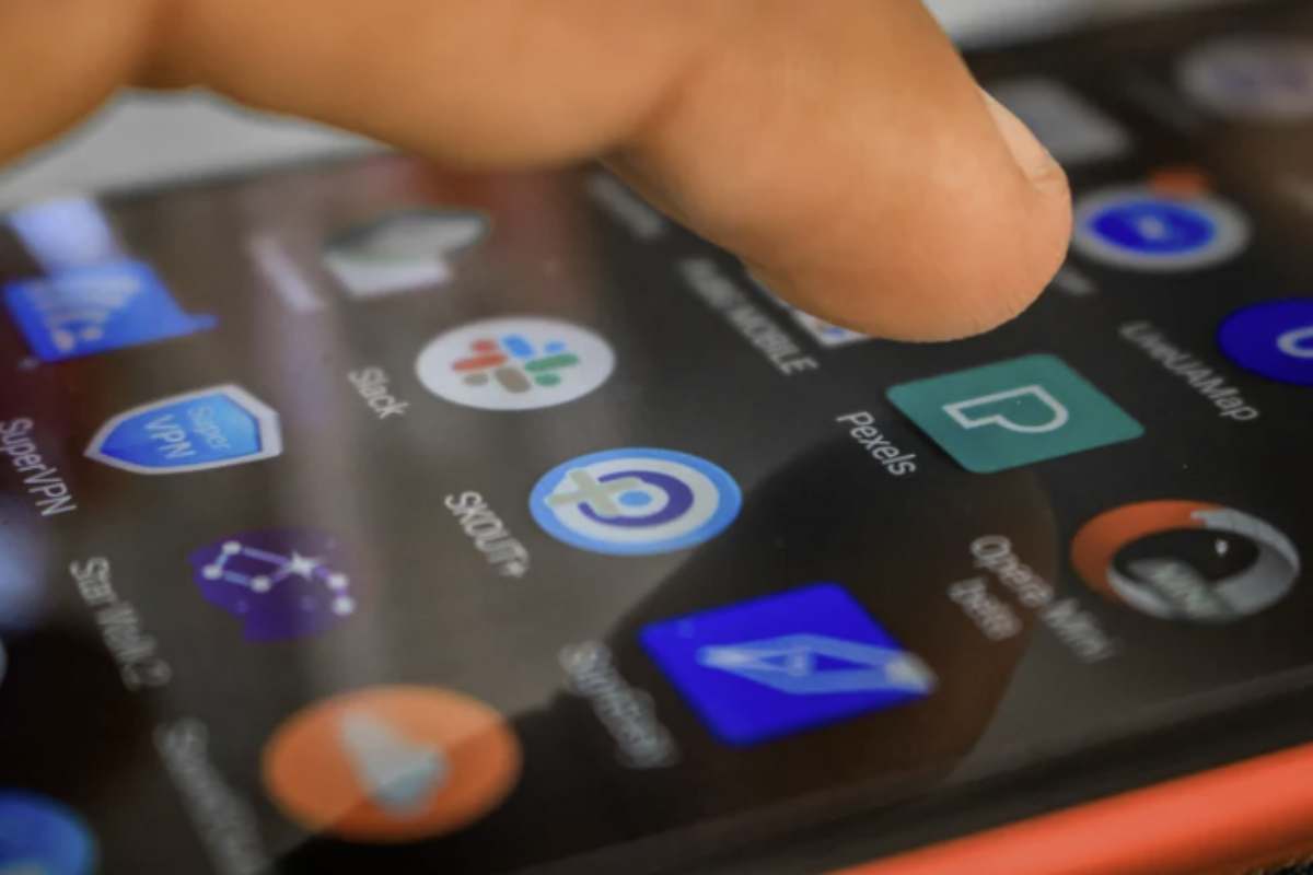 Per migliorare la velocità e la stabilità del proprio smartphone, oltre a disattivare le animazioni, è consigliabile adottare alcune buone pratiche